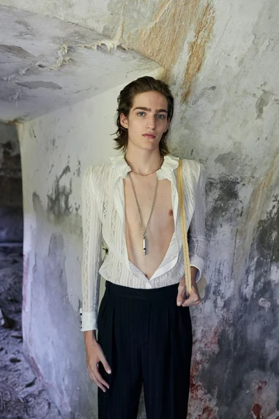 Look 30